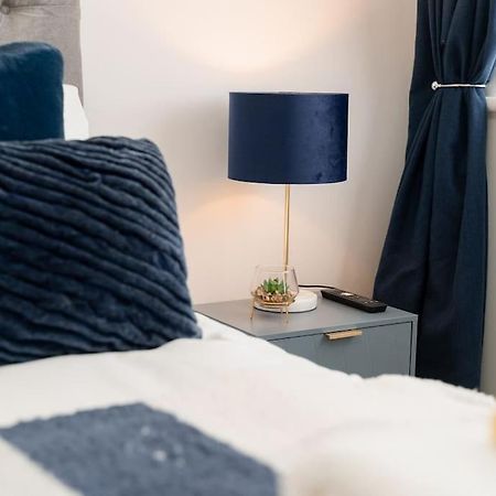Prenton House, 3Br Close To Liverpool 伯肯黑德 外观 照片