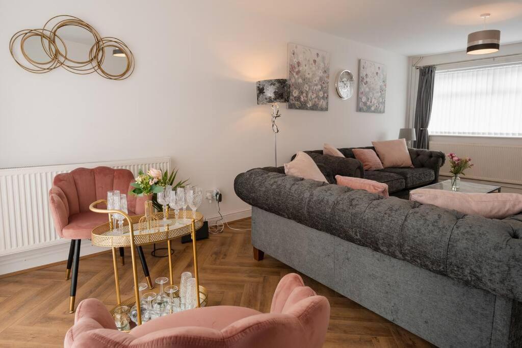 Prenton House, 3Br Close To Liverpool 伯肯黑德 外观 照片