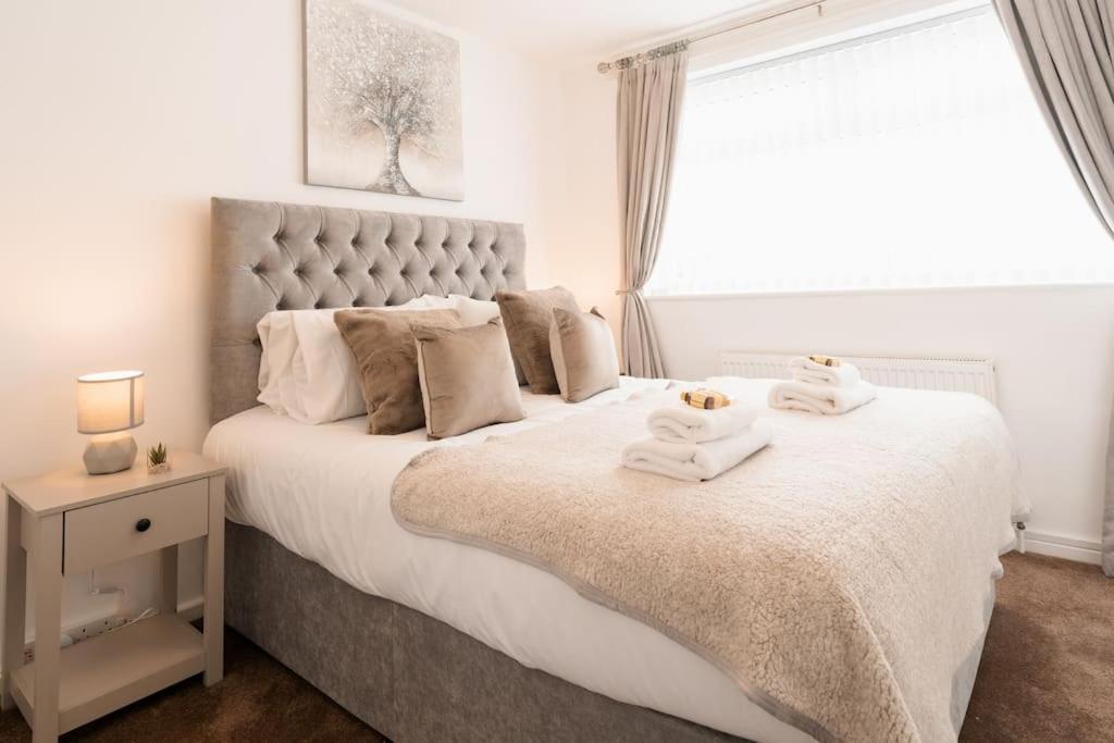 Prenton House, 3Br Close To Liverpool 伯肯黑德 外观 照片