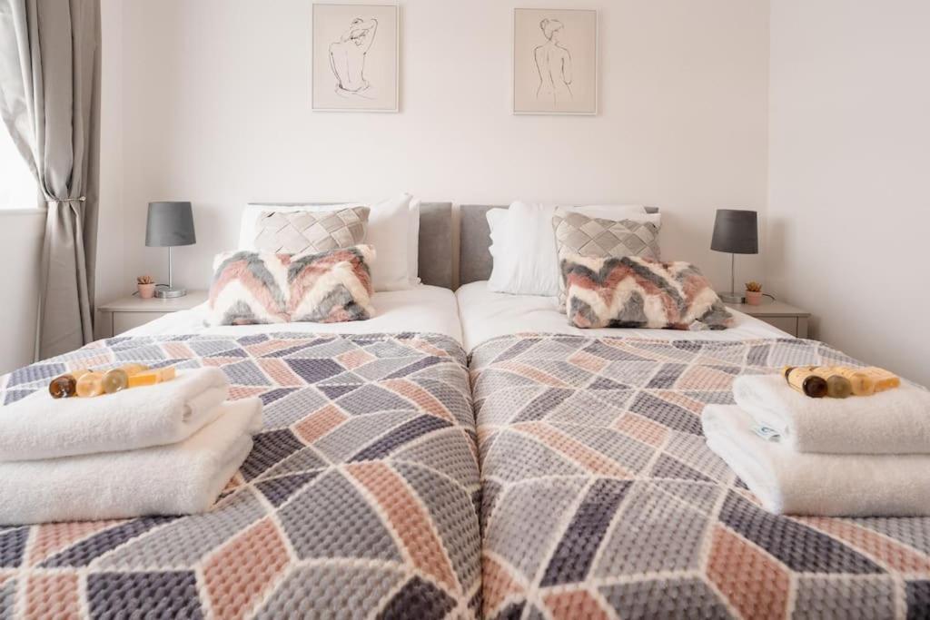 Prenton House, 3Br Close To Liverpool 伯肯黑德 外观 照片