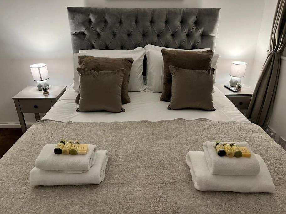 Prenton House, 3Br Close To Liverpool 伯肯黑德 外观 照片