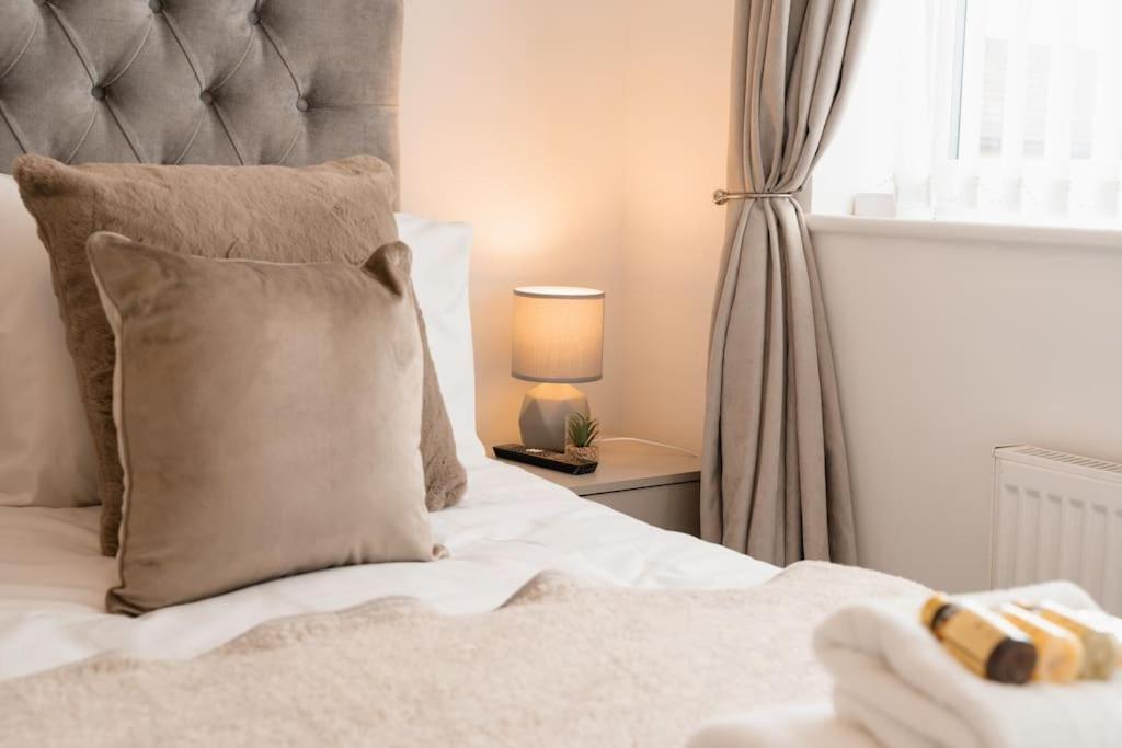 Prenton House, 3Br Close To Liverpool 伯肯黑德 外观 照片