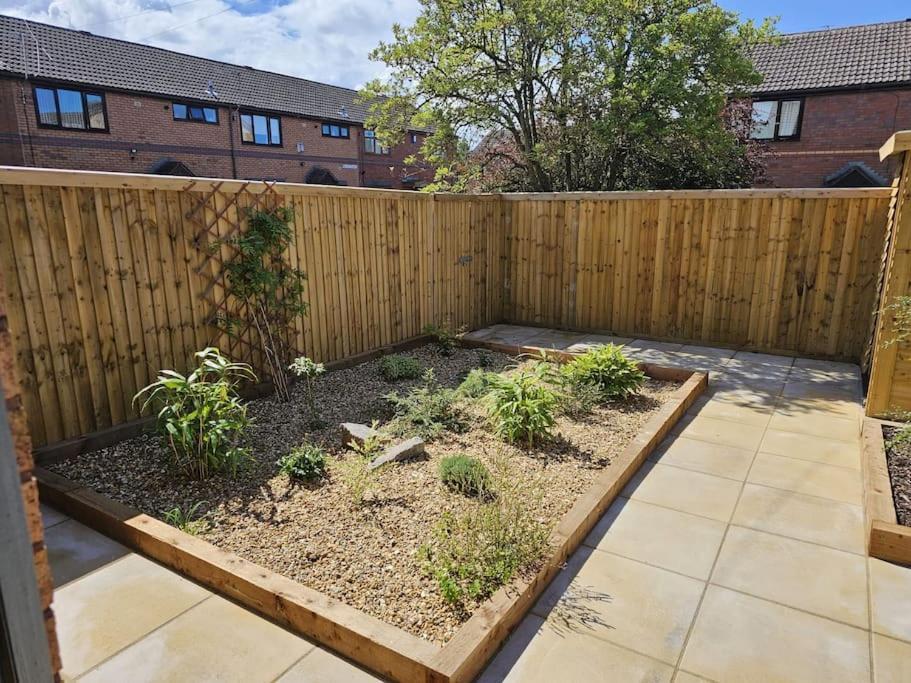 Prenton House, 3Br Close To Liverpool 伯肯黑德 外观 照片