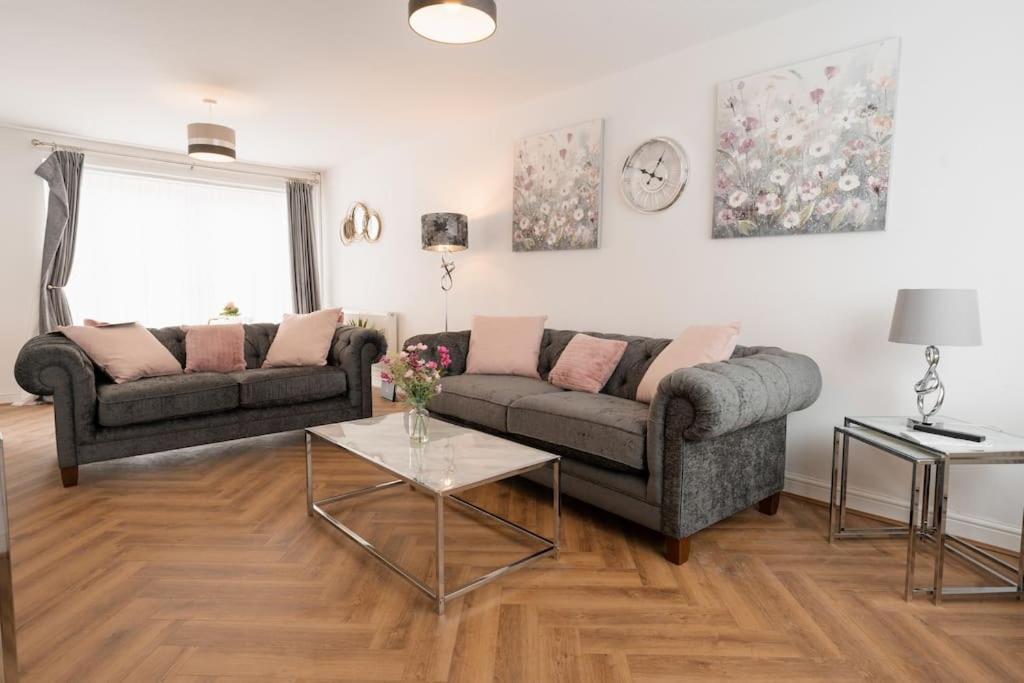 Prenton House, 3Br Close To Liverpool 伯肯黑德 外观 照片