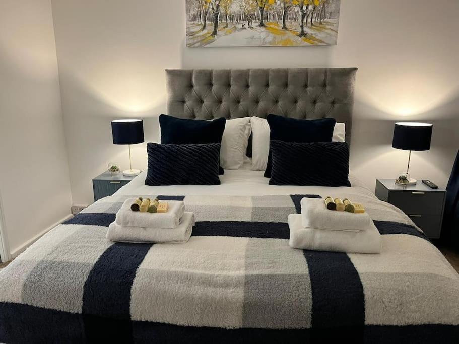 Prenton House, 3Br Close To Liverpool 伯肯黑德 外观 照片